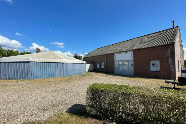 Bedrijfsruimte Achter 't Hof 27 Hoeven
