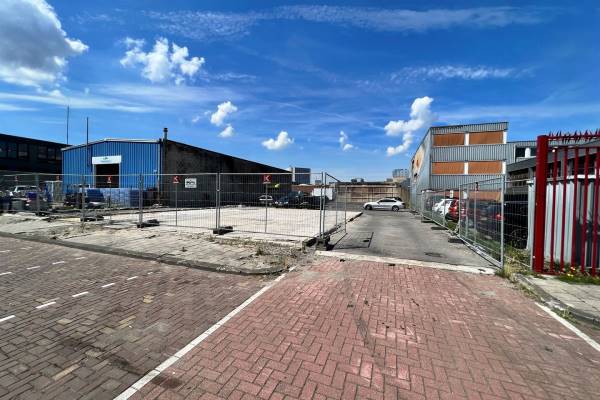 Verhard buitenterrein Turbinestraat 7 Amsterdam