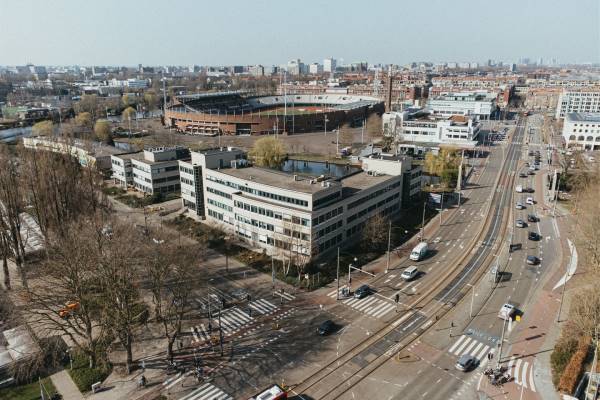 Kantoorruimte IJsbaanpad 2 Amsterdam