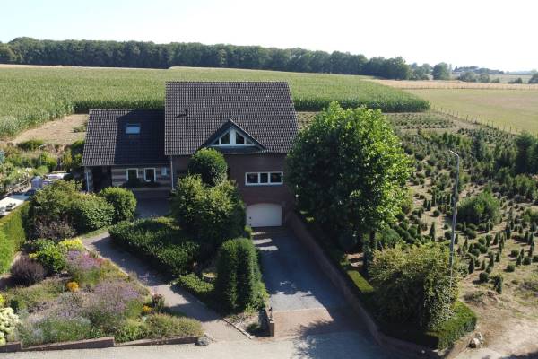 Agrarisch bedrijf Broenshemweg 2 Margraten