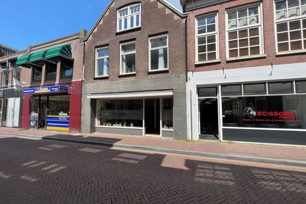 Winkelruimte Kruizebroederstraat 39 Sneek