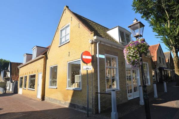 Winkelruimte Westerburen 1 Midsland