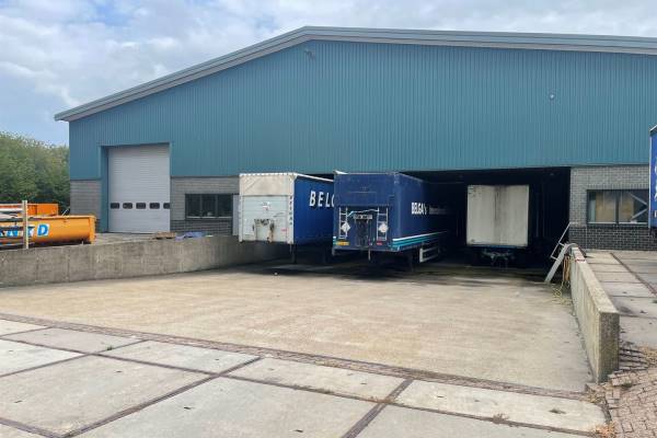 Bedrijfsruimte Transportweg 3deels Roden