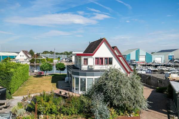 Bedrijfsruimte Oedsmawei 12 Grou