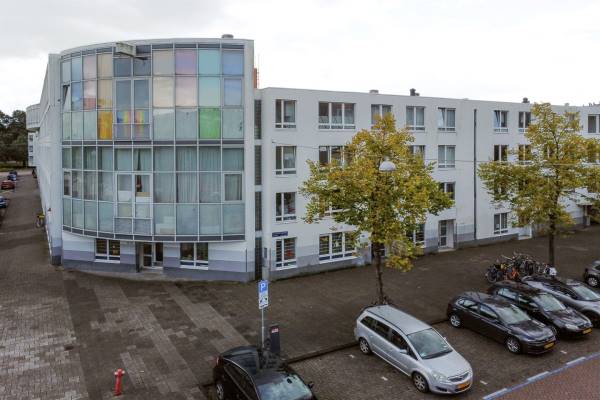 Maatschappelijk vastgoed Charlotte Bront&#233;straat 46 Amsterdam
