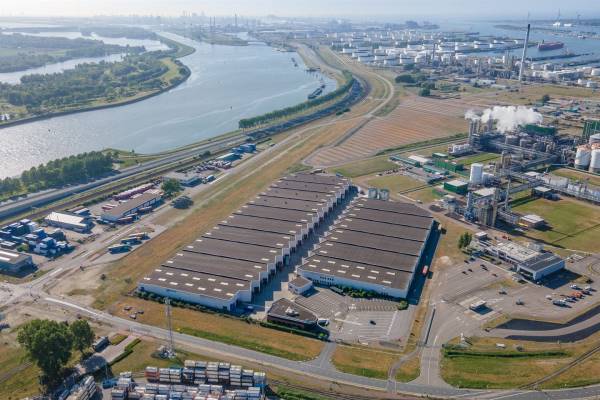Bedrijfsruimte Merwedeweg 4 Europoort Rotterdam
