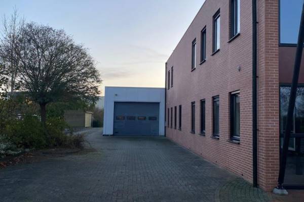 Bedrijfsruimte Zeefbaan 18 Winschoten