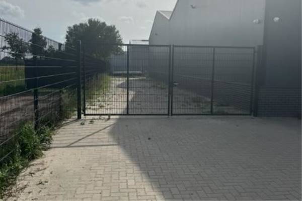 Verhard buitenterrein Groesweg Maasbree