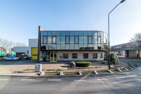 Bedrijfsruimte Bedrijvenstraat 10 Giessen