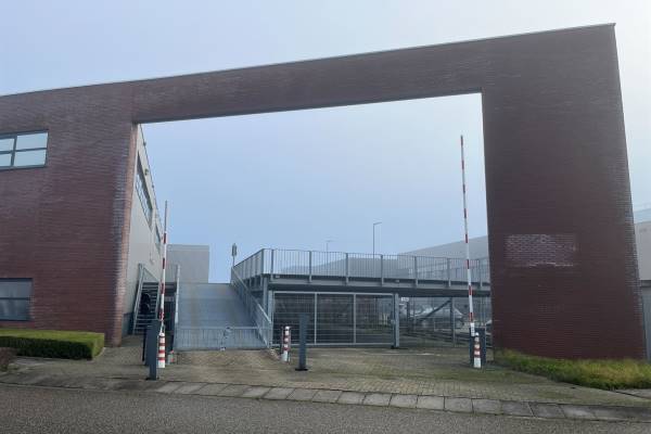 Verhard buitenterrein Einsteinweg 41 - 43 IJsselstein