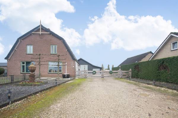 Agrarisch bedrijf Ommerenveldseweg 35 Ommeren