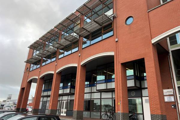 Winkelruimte Dr. Lelykade 10 Den Haag