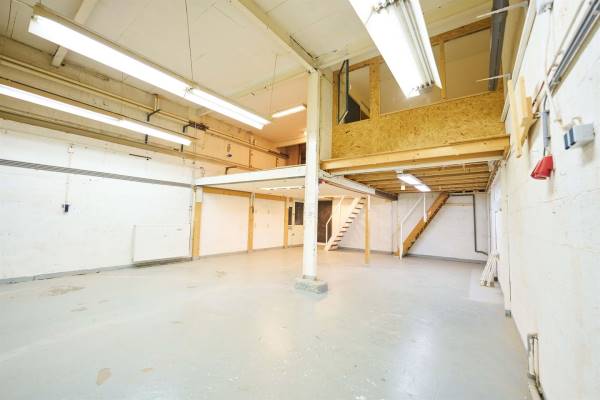 Bedrijfsruimte Evertsenstraat 135 Leiden