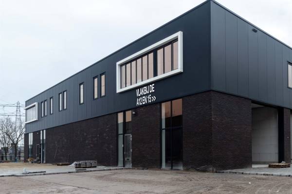 Verhard buitenterrein Accustraat 21R Veenendaal