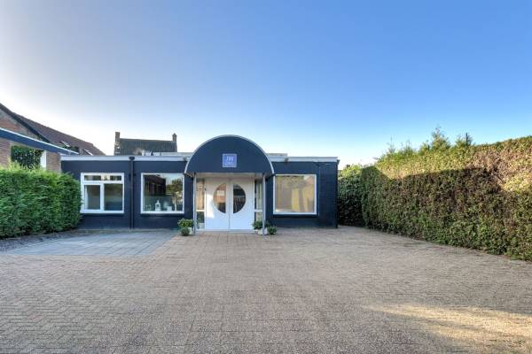 Maatschappelijk vastgoed Bakkerstraat 2 2A + 8PP Oosterhout (NB)