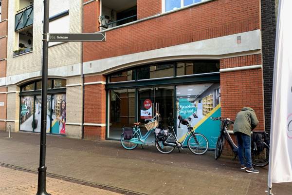 Winkelruimte Wilhelminaplein 1a Oud-Beijerland