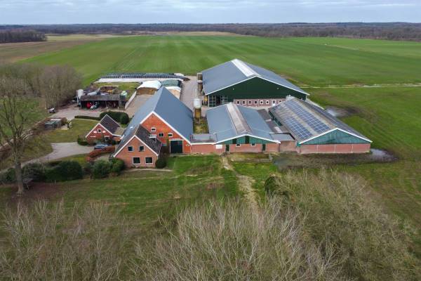 Agrarisch bedrijf Oosteinde 21 Gasteren