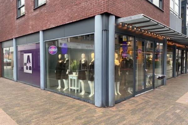 Winkelruimte Julianaplein 164A Beuningen (GE)