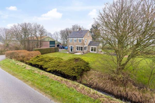 Agrarisch bedrijf Matheusweg 2 Sint-Maartensdijk
