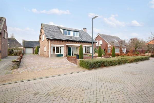 Bedrijfsruimte Runrotstraat 9 Geffen