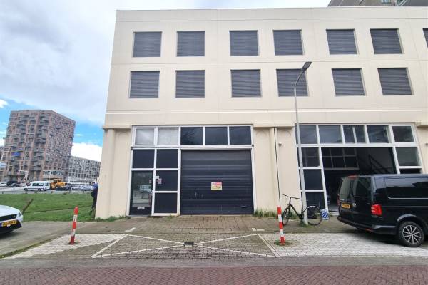 Bedrijfsruimte Tak van Poortvlietstraat 123 Den Haag