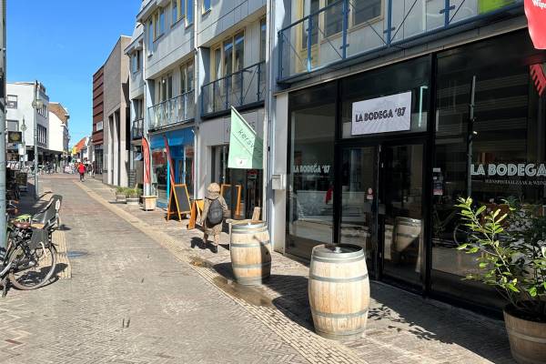 Winkelruimte Raadhuisstraat 410 Alphen aan den Rijn