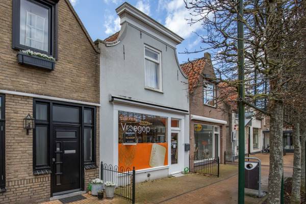 Winkelruimte Markt 20 Sint-Maartensdijk