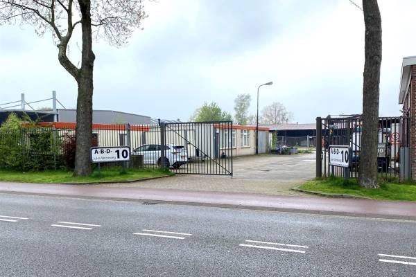 Verhard buitenterrein Jules Verneweg 10A Tilburg