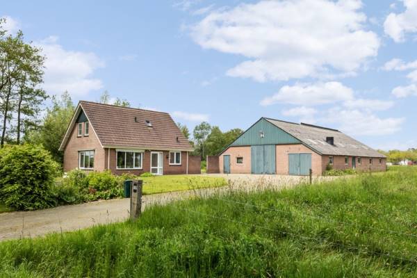 Agrarisch bedrijf Luttenbergerweg 80 Luttenberg