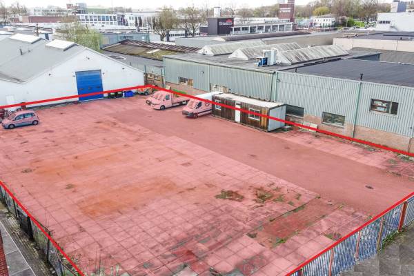 Verhard buitenterrein Conradweg 12 Arnhem