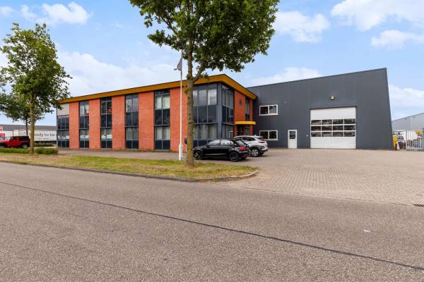 Kantoorruimte Riezebosweg 15 Vaassen