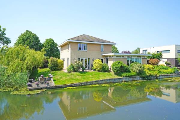Bedrijfsruimte P. Bakkerstraat 4 Almere