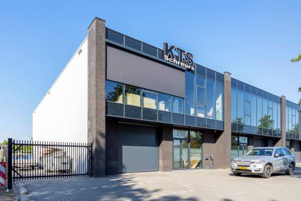 Bedrijfsruimte John F. Kennedylaan 250 Panningen