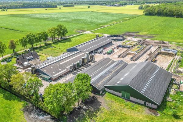 Agrarisch bedrijf Kerkweg 45a Tiendeveen (Gem. Hoogeveen)