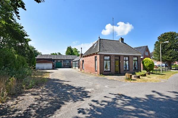 Bedrijfsruimte It Heechsân 27 Eastermar