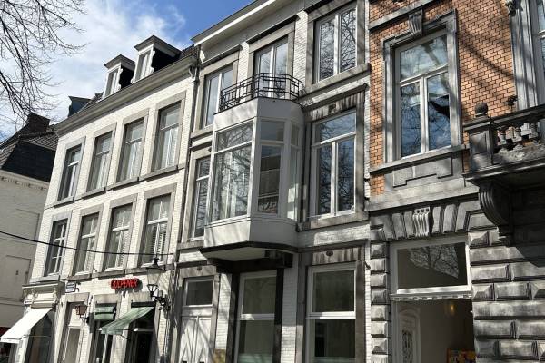 Winkelruimte Onze Lieve Vrouweplein 3 Maastricht