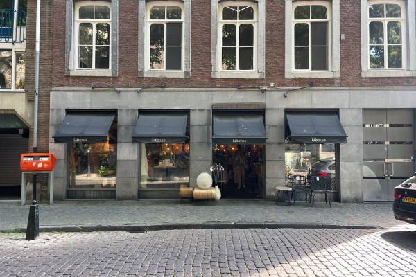 Winkelruimte Onze Lieve Vrouweplein 19 Maastricht