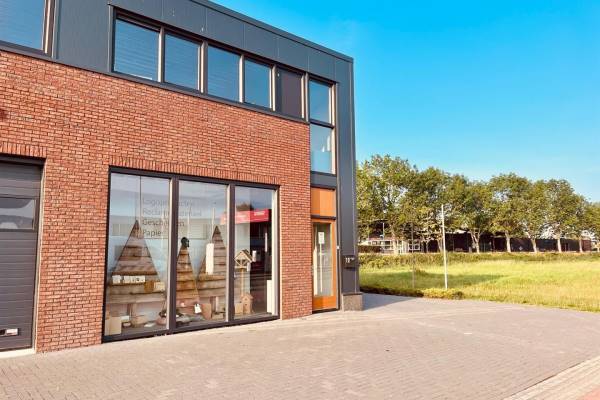 Bedrijfsruimte Industrieweg 12A Uithuizen