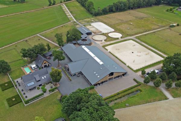 Agrarisch bedrijf Vliegveldstraat 47 Deurningen (Gem. Dinkelland)