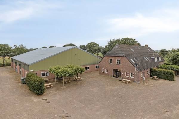 Agrarisch bedrijf Fransebaan 1 Oost West en Middelbeers
