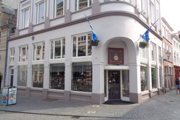 Winkelruimte Steenbergsestraat 2 Bergen op Zoom