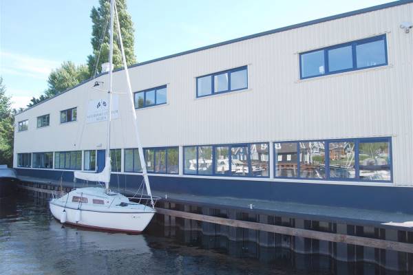 Kantoorruimte Ambachtsweg 59 Huizen