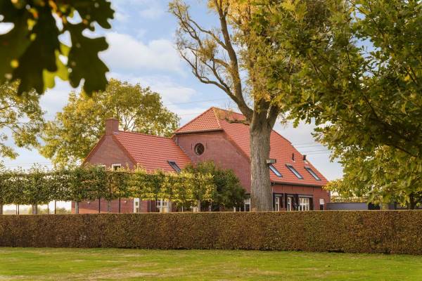 Bedrijfsruimte Brede Balrouw 42 Hoeven