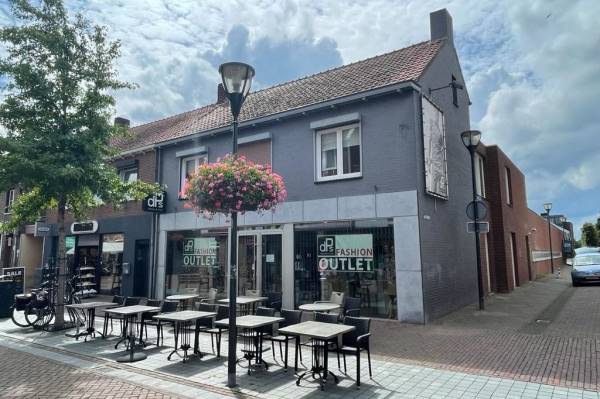 Winkelruimte Bovenste straat 30 Echt