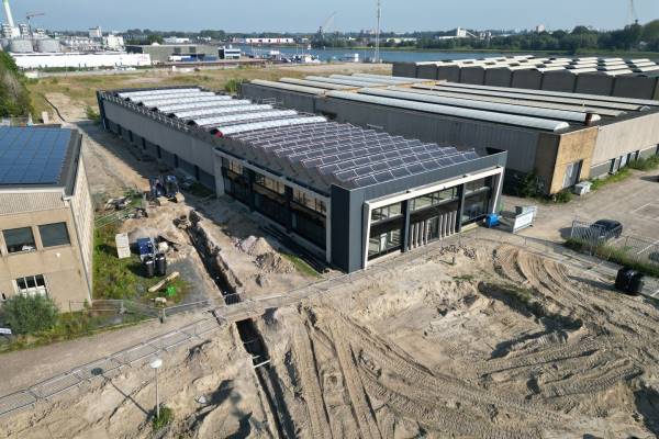 Bedrijfsruimte Lindtsedijk 14C Zwijndrecht