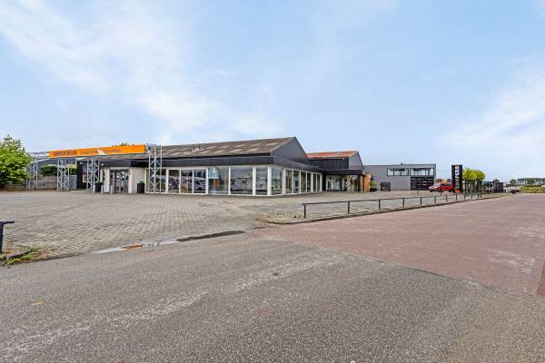 Bedrijfsruimte Nijverheidsstraat voorkant 's-Heer Arendskerke