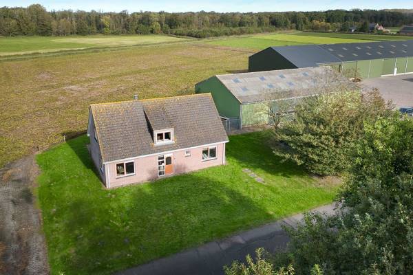 Agrarisch bedrijf Turfbaan 1 Steenbergen (NB)