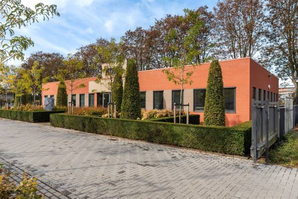 Maatschappelijk vastgoed C&#233;sar Franckstraat 6 Almelo