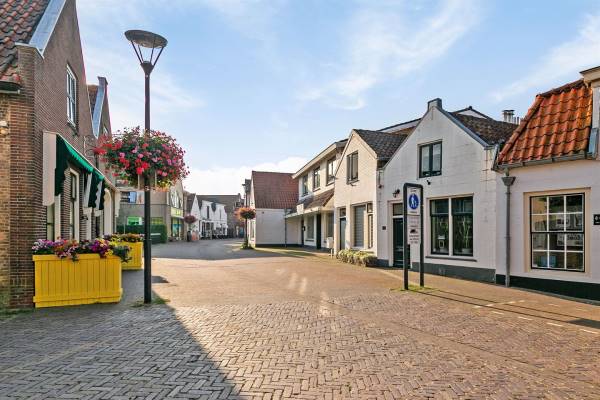 Winkelruimte Kerkstraat 45 Strijen