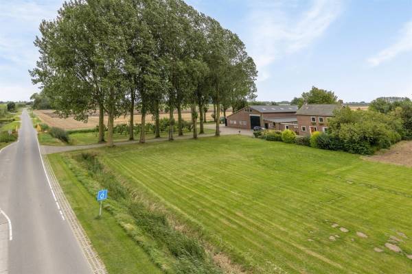 Agrarisch bedrijf Midgraaf 4 Nieuwendijk